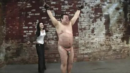 Փոքրիկ զինվորները Emo ծանր Միա Խալիֆա տաք ծիծիկներ կրակոց է դեմքը